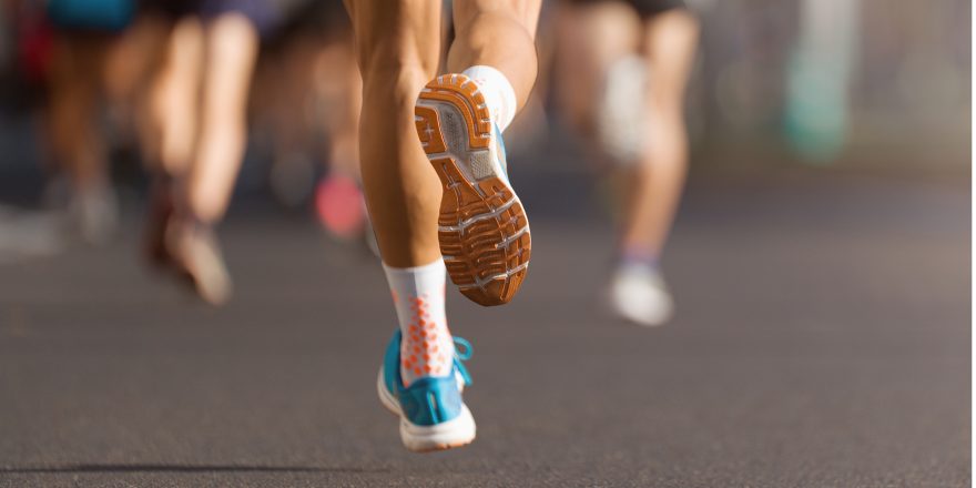 Ultimate 2026 guide to running with hallux rigidus: Anatomy, rocker shoes, and Morton’s extension orthotics.